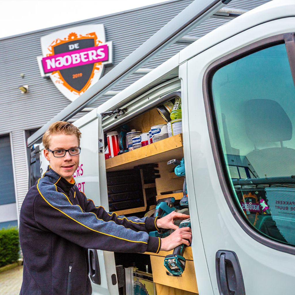 De Naobers werknemer met werkbus Doetinchem